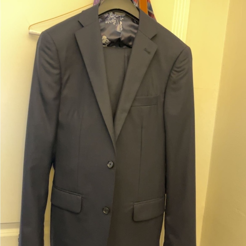 Indochino Navy suit size 38